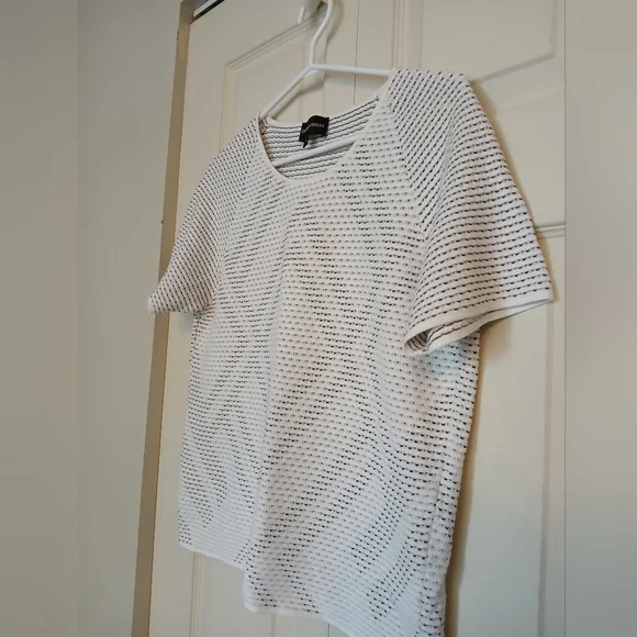 EMPORIO ARMANI Triangular Design White And Black Men's Shirt, Size L - Picture 5 of 8